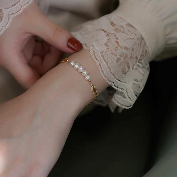 charm bracelets fashion crystal butterfly pearl star bangles for women simple gold color leaf chain bracelet party jewelry gift, Golden;silver
charm bracelets fashion crystal butterfly pearl star bangles for women simple gold color leaf chain bracelet party jewelry gift, Golden;silver