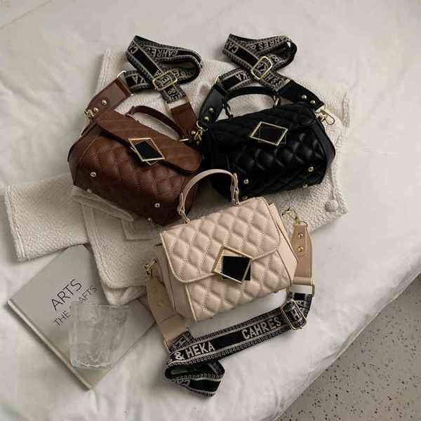 2022 factory outlet texture female new korean fashion wide one shoulder small square autumn simple messenger bag trend muo3
2022 factory outlet texture female new korean fashion wide one shoulder small square autumn simple messenger bag trend muo3