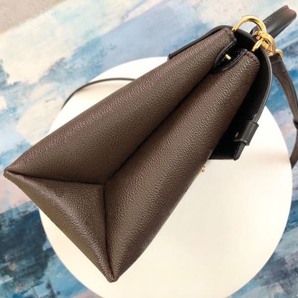 one-shoulder bag 7a high-end custom quality diagonal cross bag fashion style gold metal accessories with long shoulder strap
one-shoulder bag 7a high-end custom quality diagonal cross bag fashion style gold metal accessories with long shoulder strap