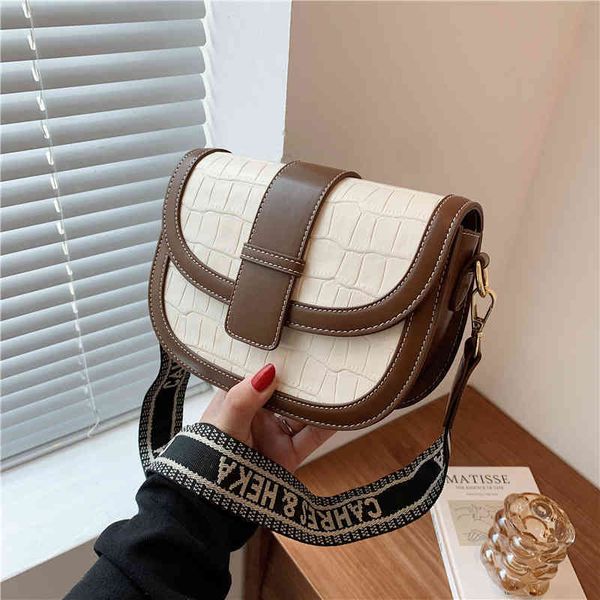2022 latest models handbag wholesale western style small women's stone cross saddle red single shoulder armpit, Black;red
2022 latest models handbag wholesale western style small women's stone cross saddle red single shoulder armpit, Black;red