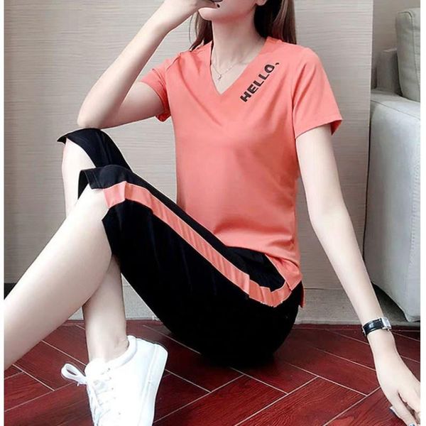 gym clothing hongxing erke 2021 summer sportswear set women's fashion loose and thin short sleeve capris two-piece, White;black
gym clothing hongxing erke 2021 summer sportswear set women's fashion loose and thin short sleeve capris two-piece, White;black
