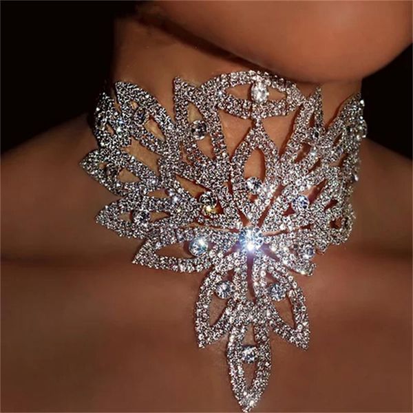 chokers fashion flower leaf shape necklace choker bling rhinestone luxury neck chain for women wedding exquisite jewelry, Golden;silver
chokers fashion flower leaf shape necklace choker bling rhinestone luxury neck chain for women wedding exquisite jewelry, Golden;silver
