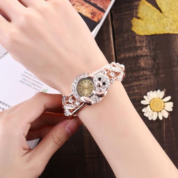 wristwatches 2021 korean version of female watch trendy fashion koala bracelet zircon retro, Slivery;brown
wristwatches 2021 korean version of female watch trendy fashion koala bracelet zircon retro, Slivery;brown