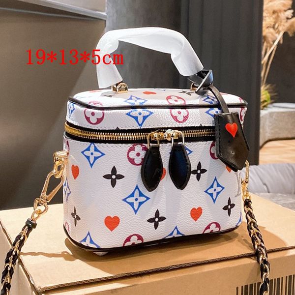 luxury designer handbags cosmetic bag large bags famous classic women ladies handbag capacity shoulder tote day clutch wallet fashion 03
luxury designer handbags cosmetic bag large bags famous classic women ladies handbag capacity shoulder tote day clutch wallet fashion 03