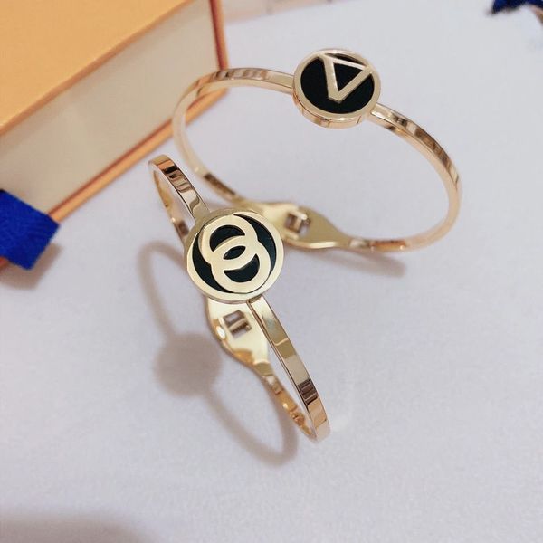 womens luxurys lucky charm bangle bracelets designers fashion jewelry gifts gift social gathering designer bracelet 2 style hight quality go, Black
womens luxurys lucky charm bangle bracelets designers fashion jewelry gifts gift social gathering designer bracelet 2 style hight quality go, Black