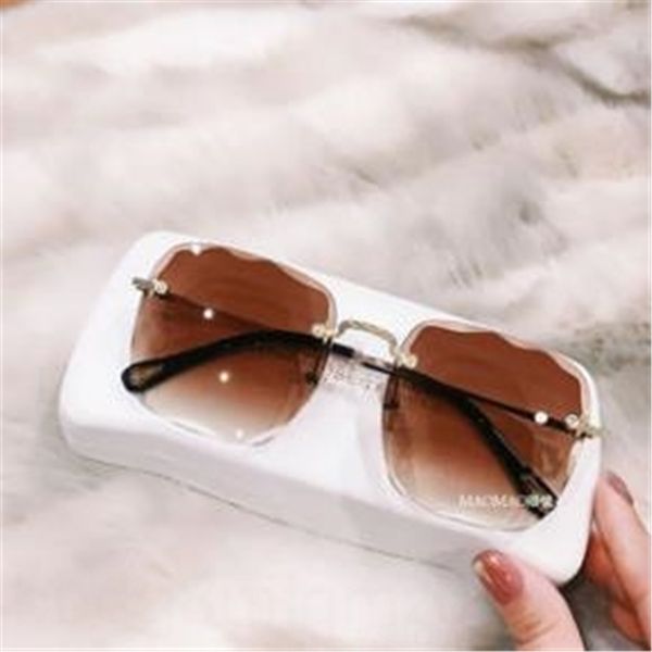 L1zr 2021 cycling eyeglass fashion outdoor rimless women's square gradient 7068 2021 fashion rimless women's square gradient 7068 sunglasse, White;black
L1zr 2021 cycling eyeglass fashion outdoor rimless women's square gradient 7068 2021 fashion rimless women's square gradient 7068 sunglasse, White;black
