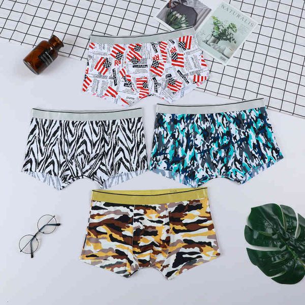 new fashion printing flat trend breathable low waist men's four angle ice silk underwear, Black;white
new fashion printing flat trend breathable low waist men's four angle ice silk underwear, Black;white