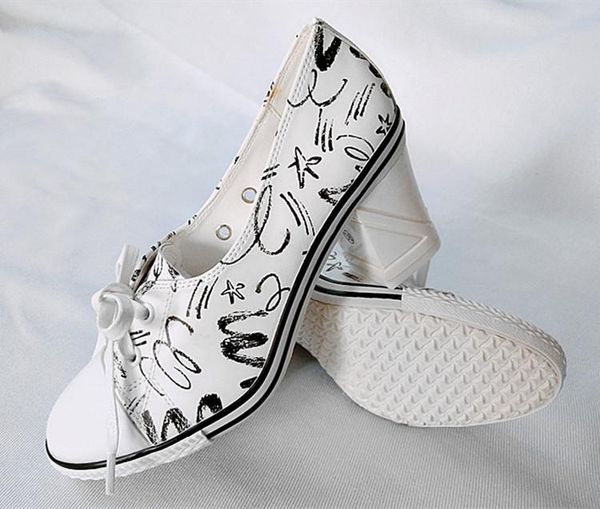 dress shoes 2021 koreanversion canvas slippers high heel fashion female casual denim women holiday ladies leather pump, Black
dress shoes 2021 koreanversion canvas slippers high heel fashion female casual denim women holiday ladies leather pump, Black