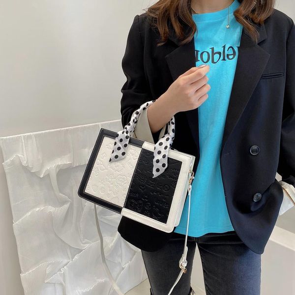 women's bag fashion trend cute pattern ladies shoulder black and white stitching comfortable portable female messenger evening bags
women's bag fashion trend cute pattern ladies shoulder black and white stitching comfortable portable female messenger evening bags