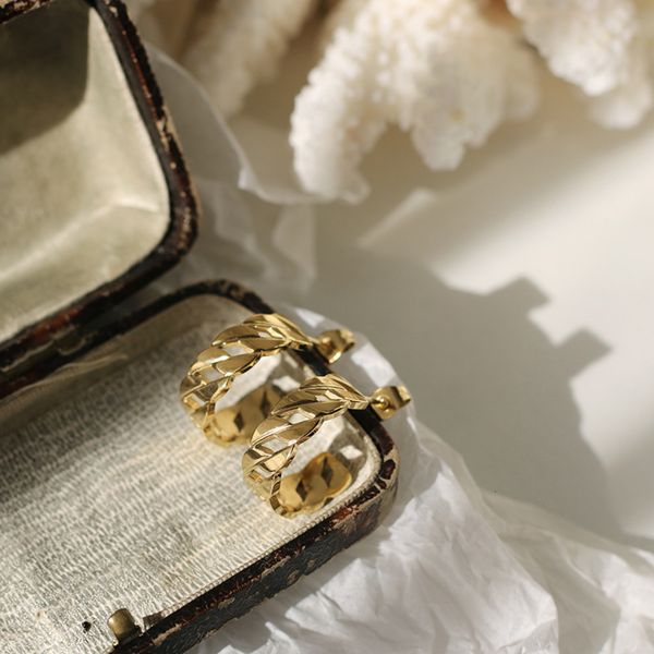 french street cover girl chain hollow out small earrings titanium steel plated 18k gold, Golden
french street cover girl chain hollow out small earrings titanium steel plated 18k gold, Golden