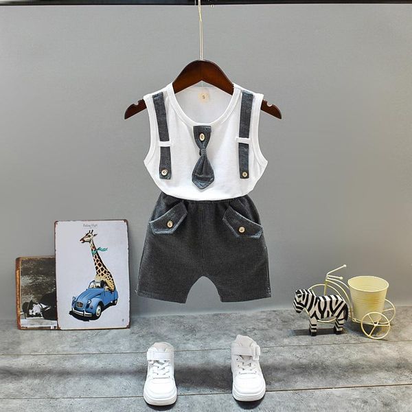 summer 0-4 years old baby boy girl children's suit fake tie short sleeve + corduroy shorts two-pieces sets clothing, White
summer 0-4 years old baby boy girl children's suit fake tie short sleeve + corduroy shorts two-pieces sets clothing, White