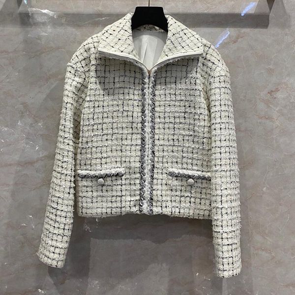 women's jackets 2021 autumn fashion white black plaid tweed jacket women binding silver tape lapel zip-up elegant short coat lad, Black;brown
women's jackets 2021 autumn fashion white black plaid tweed jacket women binding silver tape lapel zip-up elegant short coat lad, Black;brown