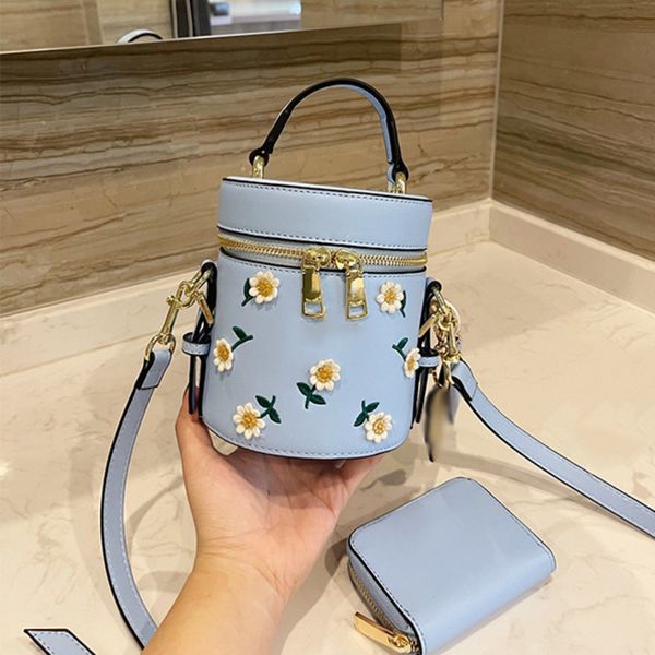 luxury multi pochette designer c family bags p mini 2021 nylon felicie hanghhangbag akend l zhouzhoubao123 g telfar quilted handbags version
luxury multi pochette designer c family bags p mini 2021 nylon felicie hanghhangbag akend l zhouzhoubao123 g telfar quilted handbags version