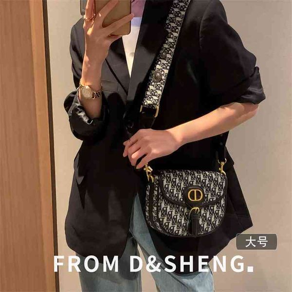 classic embroidered canvas new fashion women's messenger bag single shoulder mini saddle bag handbags
classic embroidered canvas new fashion women's messenger bag single shoulder mini saddle bag handbags