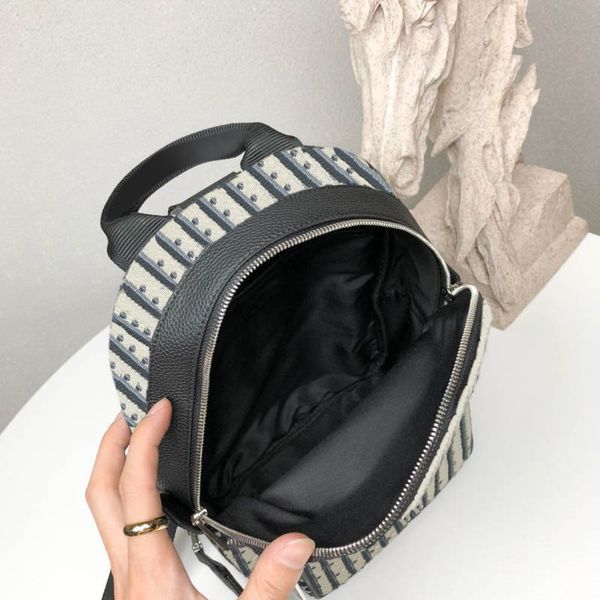 mens crossbody backpack chests messenger saddle bag leather trend chest cross body bags handbags wallet adjustable nylon handbag purses clas
mens crossbody backpack chests messenger saddle bag leather trend chest cross body bags handbags wallet adjustable nylon handbag purses clas
