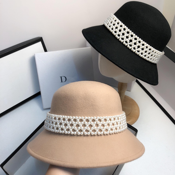 luxury stingy brim hats french elegant lady wool woolen children's black pearl hepburn bell basin women's british retro hat fashio, Blue;gray
luxury stingy brim hats french elegant lady wool woolen children's black pearl hepburn bell basin women's british retro hat fashio, Blue;gray
