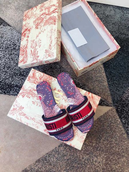 luxurys designers sandals embroidery slippers floral brocade low heelsr women lady flip flops slides striped leather rubber flower outdoor l, Black
luxurys designers sandals embroidery slippers floral brocade low heelsr women lady flip flops slides striped leather rubber flower outdoor l, Black