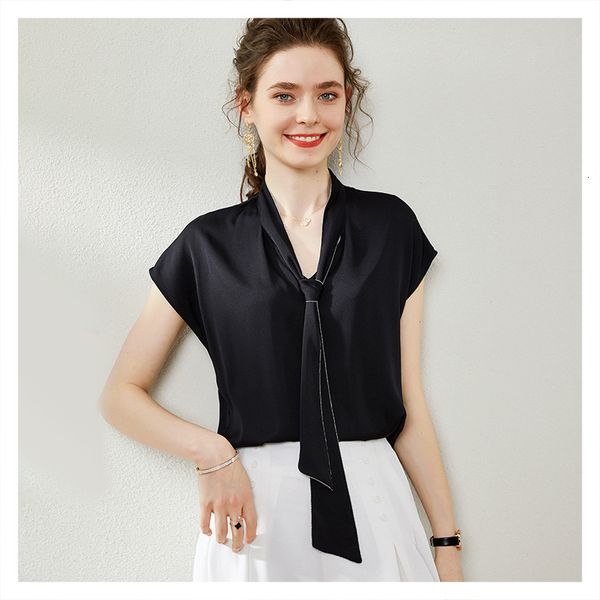 t shirts women drop shoulder bat sleeve loose satin silk shirt 2021 fashion style, White
t shirts women drop shoulder bat sleeve loose satin silk shirt 2021 fashion style, White
