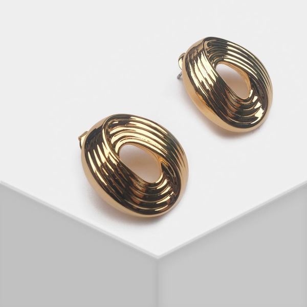 amorita boutique vintage geometric design with corrugated hollow stud earrings, Golden;silver
amorita boutique vintage geometric design with corrugated hollow stud earrings, Golden;silver
