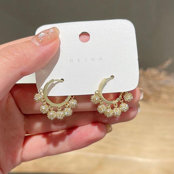 hoop & huggie korea design fashion jewelry copper inlaid zircon round metal ball pendant tassel earrings elegant women all-match, Golden;silver
hoop & huggie korea design fashion jewelry copper inlaid zircon round metal ball pendant tassel earrings elegant women all-match, Golden;silver