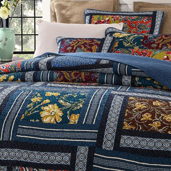 bedding sets 100% cotton patchwork quilt and 2 pillowcases machine washable country style handmade flower print bedclothes
bedding sets 100% cotton patchwork quilt and 2 pillowcases machine washable country style handmade flower print bedclothes