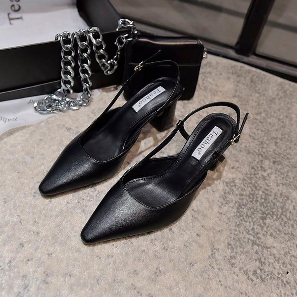 sandals baotou women's summer 2021 fashion wear pointed wild thick heels retro comfortable tide sandals., Black
sandals baotou women's summer 2021 fashion wear pointed wild thick heels retro comfortable tide sandals., Black