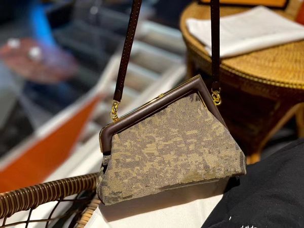 shoulder bags designer woman cross body fashion letters tower buckle straps one mink wool long strap adjustable women designers handbags who
shoulder bags designer woman cross body fashion letters tower buckle straps one mink wool long strap adjustable women designers handbags who
