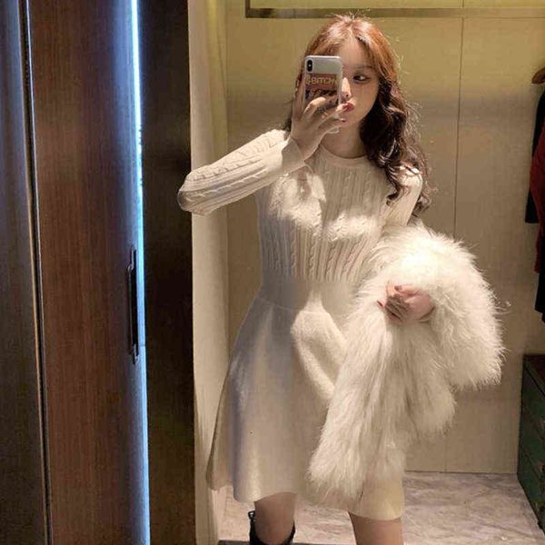 casual dresses autumn winter cloth overcoat medium long, slim waist and white knitted sweater dresses with bottom inside, Black;gray
casual dresses autumn winter cloth overcoat medium long, slim waist and white knitted sweater dresses with bottom inside, Black;gray