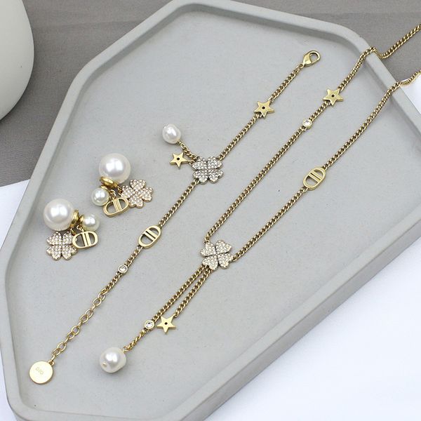 design jewelry new size pearl earrings women's diamond lucky grass bracelet star letter necklace, Black
design jewelry new size pearl earrings women's diamond lucky grass bracelet star letter necklace, Black