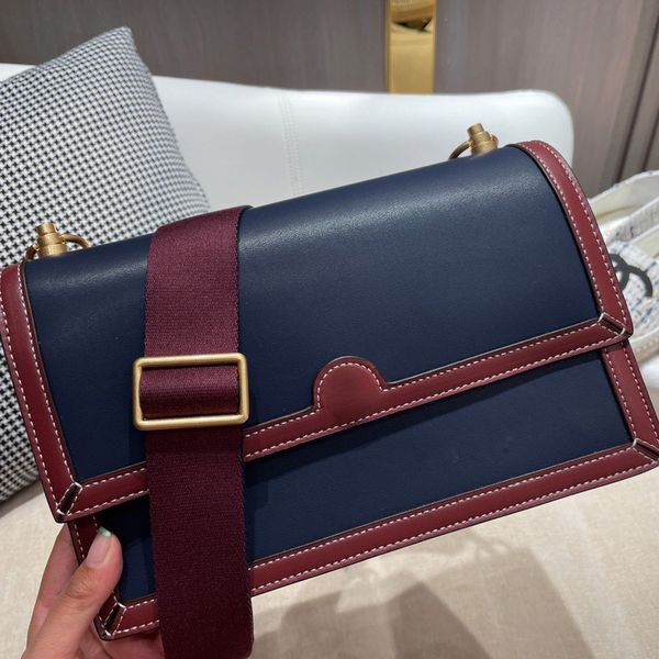 design s small square fashion new winter high-grade embroidered thread pu webbing single shoulder messenger portable women's bag small
design s small square fashion new winter high-grade embroidered thread pu webbing single shoulder messenger portable women's bag small