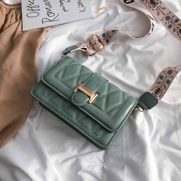 luxury handbags 2021 new single shoulder chain fashion women's bag
luxury handbags 2021 new single shoulder chain fashion women's bag