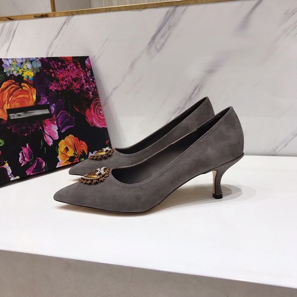 2021 good quality fashion women luxurys designers shoes designer sandals womens luxury high heels sandal dress shoess with box size 35-41 -g, Black
2021 good quality fashion women luxurys designers shoes designer sandals womens luxury high heels sandal dress shoess with box size 35-41 -g, Black
