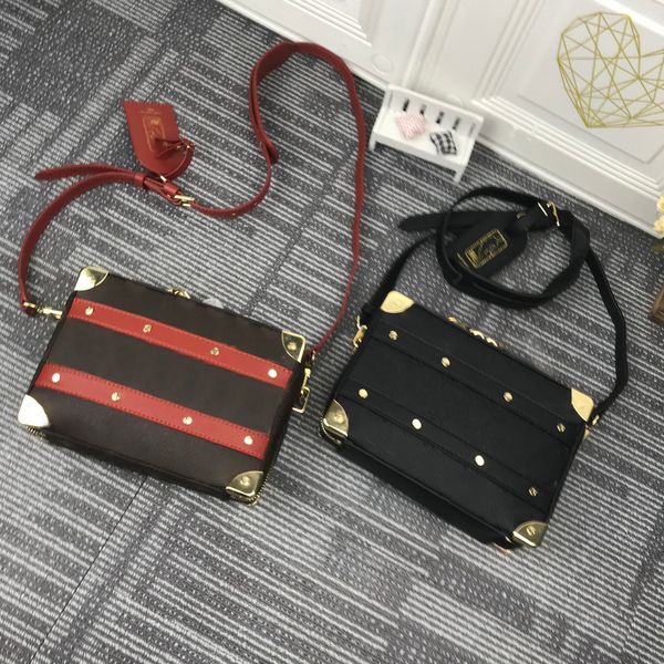 designer messenger bag handle trunk men crossbody bags canvas handbags letaher staps with letter printed
designer messenger bag handle trunk men crossbody bags canvas handbags letaher staps with letter printed