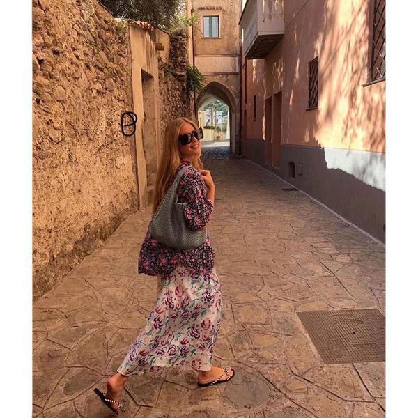 skirts women silk floral painting printed midi skirt high elastic waistband fashion long 2021, Black
skirts women silk floral painting printed midi skirt high elastic waistband fashion long 2021, Black