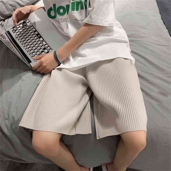 summer pleated shorts men's fashion solid color loose casual men streetwear wild korean five-point pants mens s-3xl 210806, White;black
summer pleated shorts men's fashion solid color loose casual men streetwear wild korean five-point pants mens s-3xl 210806, White;black
