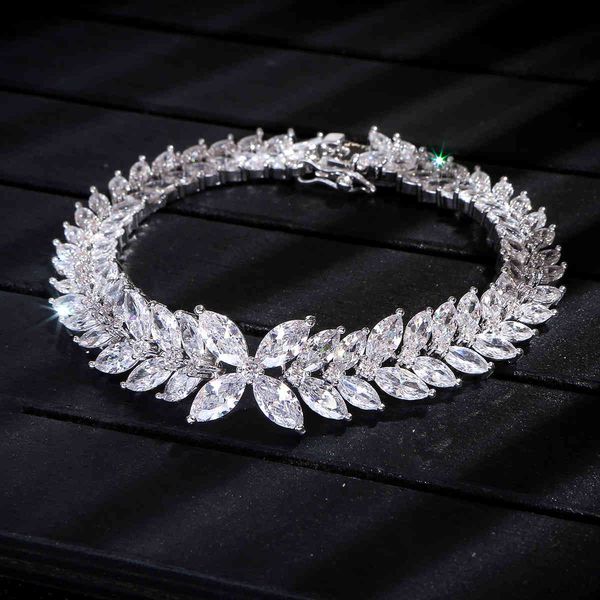bangles bracelet exquisite full diamond women's olive branch bridal accessories copper micro inlaid zircon handpieces, Black
bangles bracelet exquisite full diamond women's olive branch bridal accessories copper micro inlaid zircon handpieces, Black