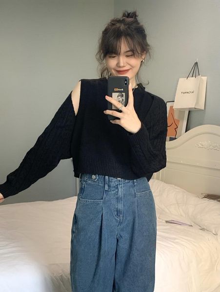 women's sweaters autumn and winter korean fashionable wool sweater suit short profile two-piece straight top, White;black
women's sweaters autumn and winter korean fashionable wool sweater suit short profile two-piece straight top, White;black
