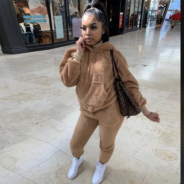 velour two piece set hoodies long sleeve and pants winter outfits for women lounge wear clothes velvet tracksuitby air, Black;white
velour two piece set hoodies long sleeve and pants winter outfits for women lounge wear clothes velvet tracksuitby air, Black;white