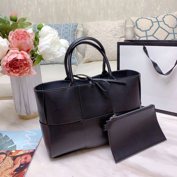 large capacity block leather woven bag for women's daily commuter tote bags simple design handbag in solid color 35cm square
large capacity block leather woven bag for women's daily commuter tote bags simple design handbag in solid color 35cm square