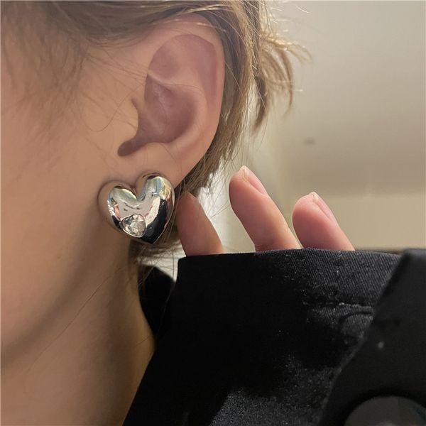 ins style simple lovely sweet love earrings metal peach heart diamond large flash diamond earrings female, Golden
ins style simple lovely sweet love earrings metal peach heart diamond large flash diamond earrings female, Golden