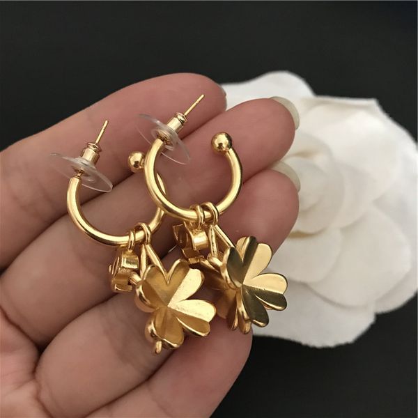 europeanandamericanvintagethree-leafcloverclassicgoldenearrings925silverneedlebrassfashionwildearringsforwome, Golden;silver
europeanandamericanvintagethree-leafcloverclassicgoldenearrings925silverneedlebrassfashionwildearringsforwome, Golden;silver