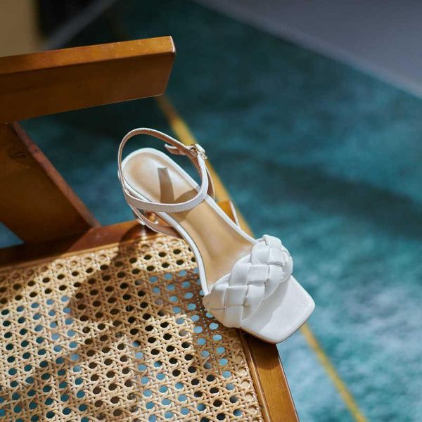 sandals sandal girl's summer dress in 2021 white fairy wind cowhide one line with net red high heels, Black
sandals sandal girl's summer dress in 2021 white fairy wind cowhide one line with net red high heels, Black
