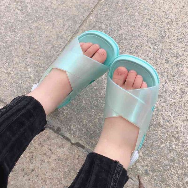 simple spring and summer new children's colorful jelly cross girl's sandals soft soled beach shoes, Black;red
simple spring and summer new children's colorful jelly cross girl's sandals soft soled beach shoes, Black;red