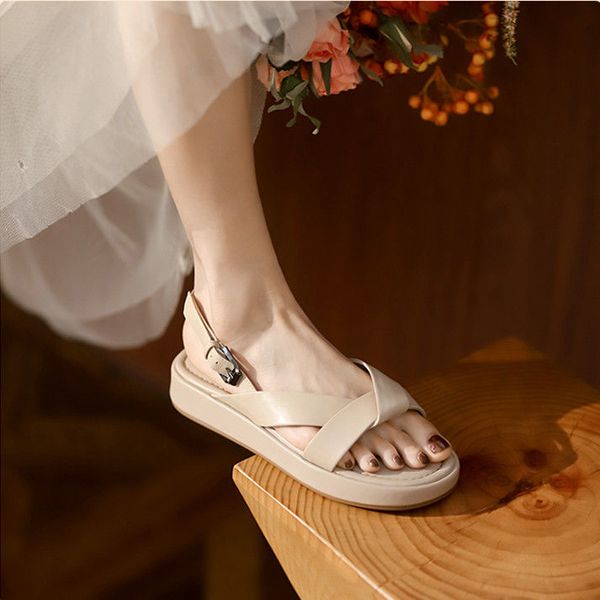 flat sandal female 2021 summer fashion versatile shoe thick sole women slipper student sandals, Black
flat sandal female 2021 summer fashion versatile shoe thick sole women slipper student sandals, Black