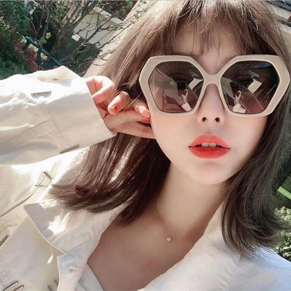 sunglasses european and american special offer box retro polygon fashion men women anti-ultraviolet travel street shooting, White;black
sunglasses european and american special offer box retro polygon fashion men women anti-ultraviolet travel street shooting, White;black