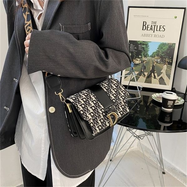 designer sale net red single shoulder small bag new spring and summer women's fashion foreign style letter texture personalized messeng
designer sale net red single shoulder small bag new spring and summer women's fashion foreign style letter texture personalized messeng