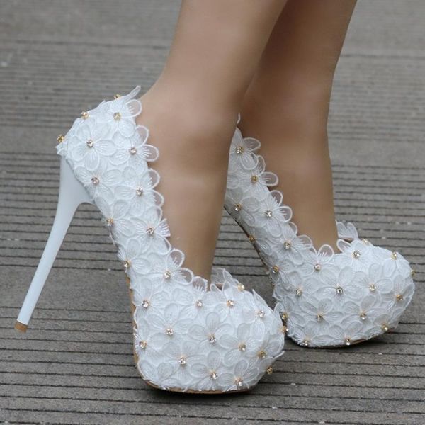 dress shoes 14cm large lace embroidered gold diamond thin heel waterproof platform single female, Black
dress shoes 14cm large lace embroidered gold diamond thin heel waterproof platform single female, Black