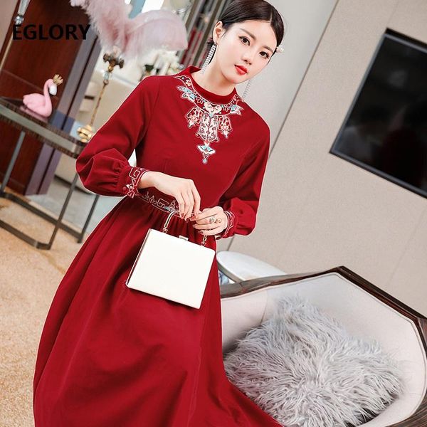 casual dresses 2021 autumn winter dress women stand neck lurex embroidery long sleeve dark blue wine red velvet xxl, Black;gray
casual dresses 2021 autumn winter dress women stand neck lurex embroidery long sleeve dark blue wine red velvet xxl, Black;gray