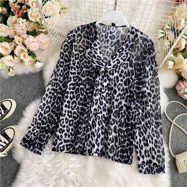 women's shirt autumn retro slim wild v-neck leopard blusa light mature long sleeve japan female blouse gx1093 210507, White
women's shirt autumn retro slim wild v-neck leopard blusa light mature long sleeve japan female blouse gx1093 210507, White