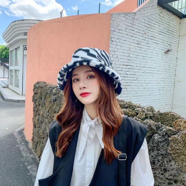 2020 women's new knitting hats zebra pattern fisherman korean version all-match face cover japanese cute ins plush basin hat tide, Blue;gray
2020 women's new knitting hats zebra pattern fisherman korean version all-match face cover japanese cute ins plush basin hat tide, Blue;gray